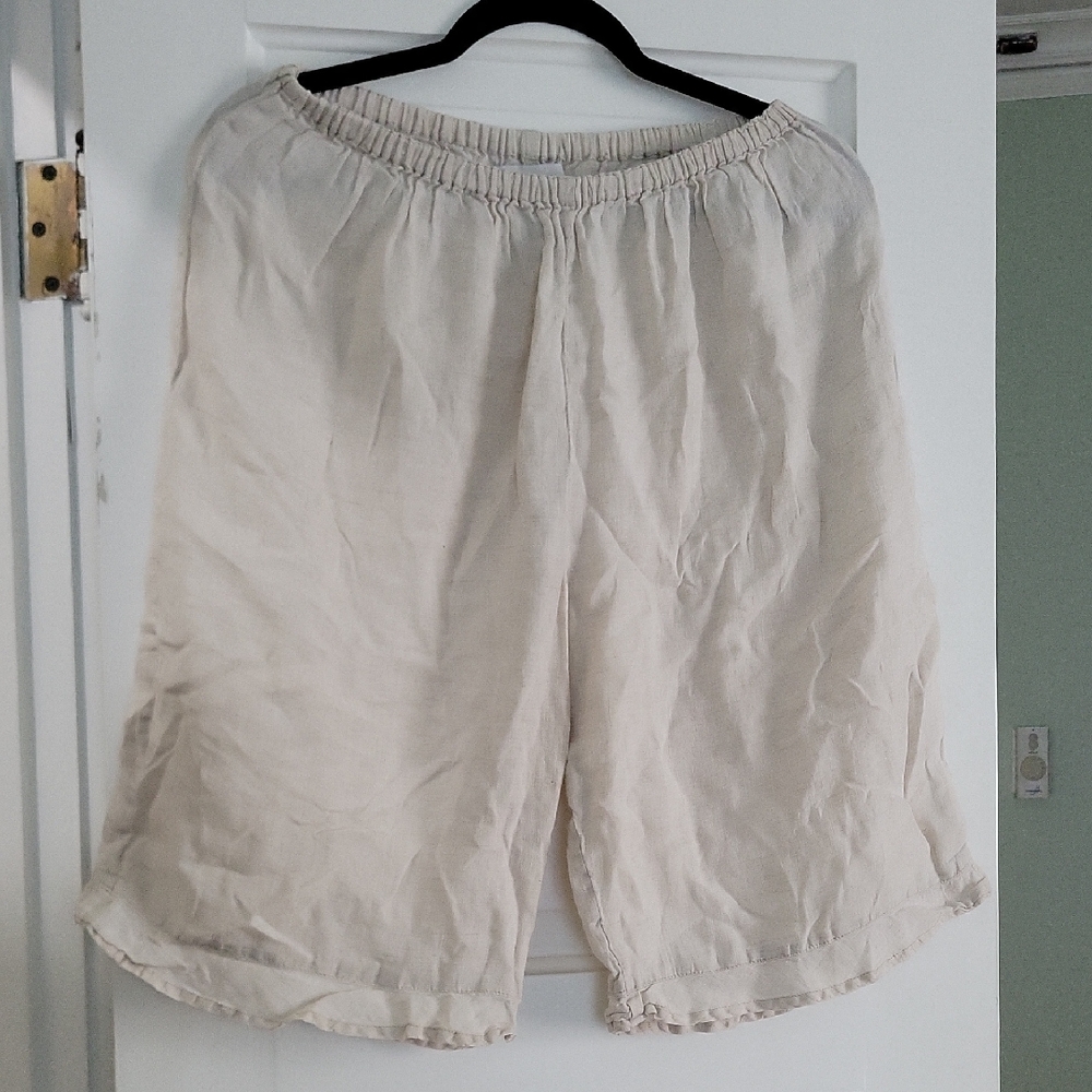 Flax Women's Cream Oatmeal Linen Bloomer Bermuda Shorts - M